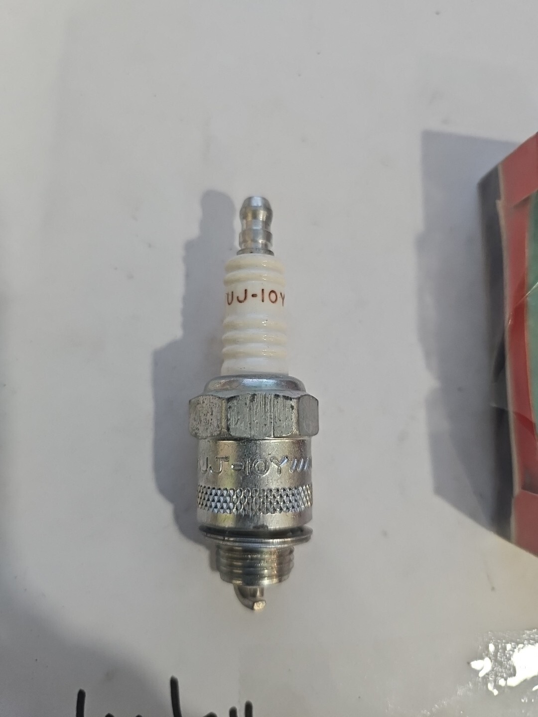 NOS Champion UJ-10Y spark plug - Image 3