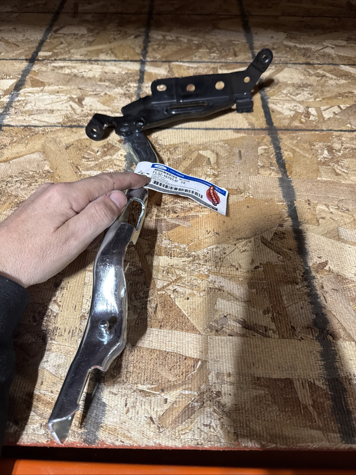 New Driver Side Hood Hinge For 2015-2020 Ford F150 Pickup FL3Z16797B FO1236164