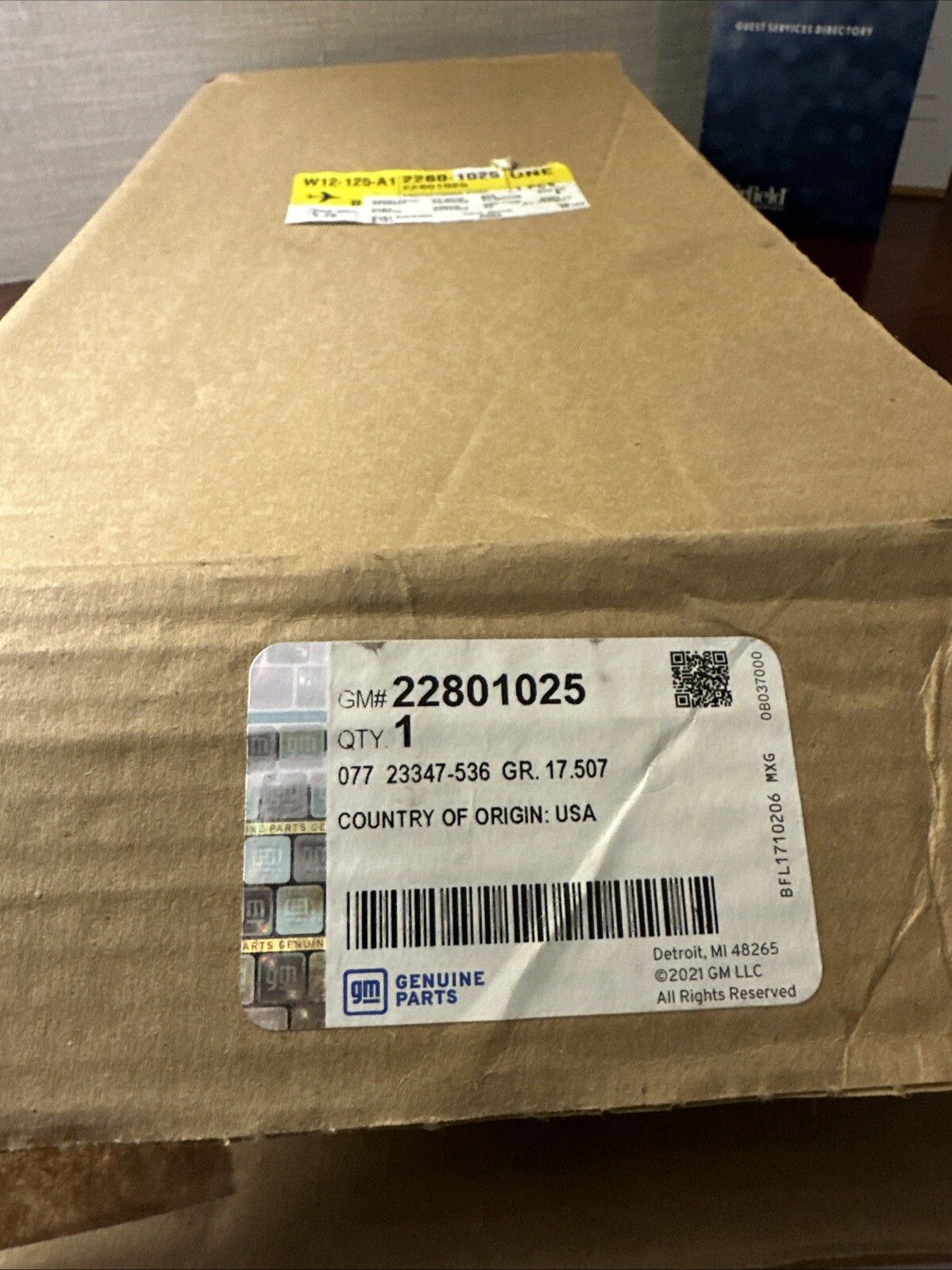 New Genuine GMC Protector 22801025 / 22801025 OEM