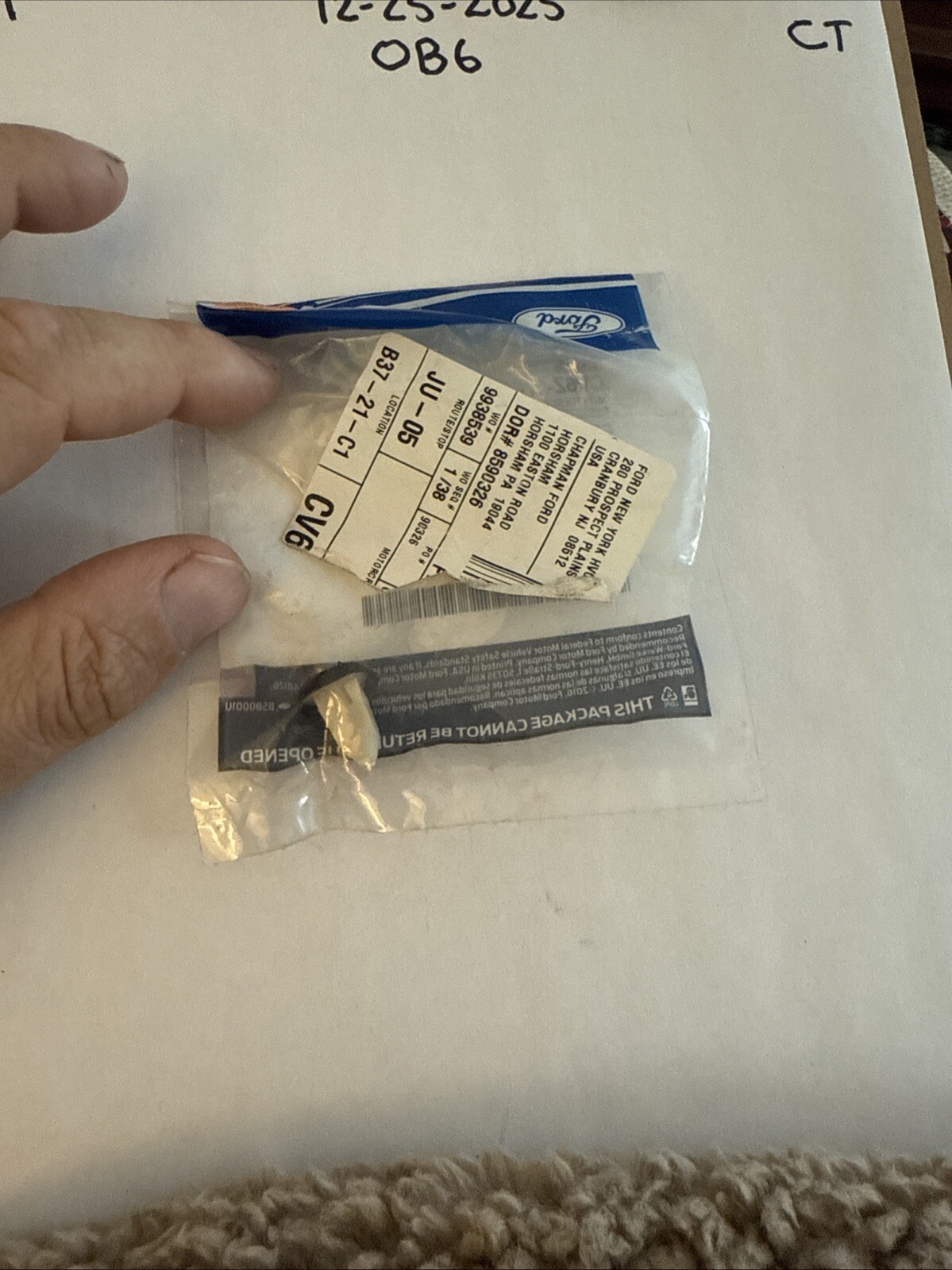 New OEM Ford CV6Z-17C756-B End Cap Retainer NOS - Image 3