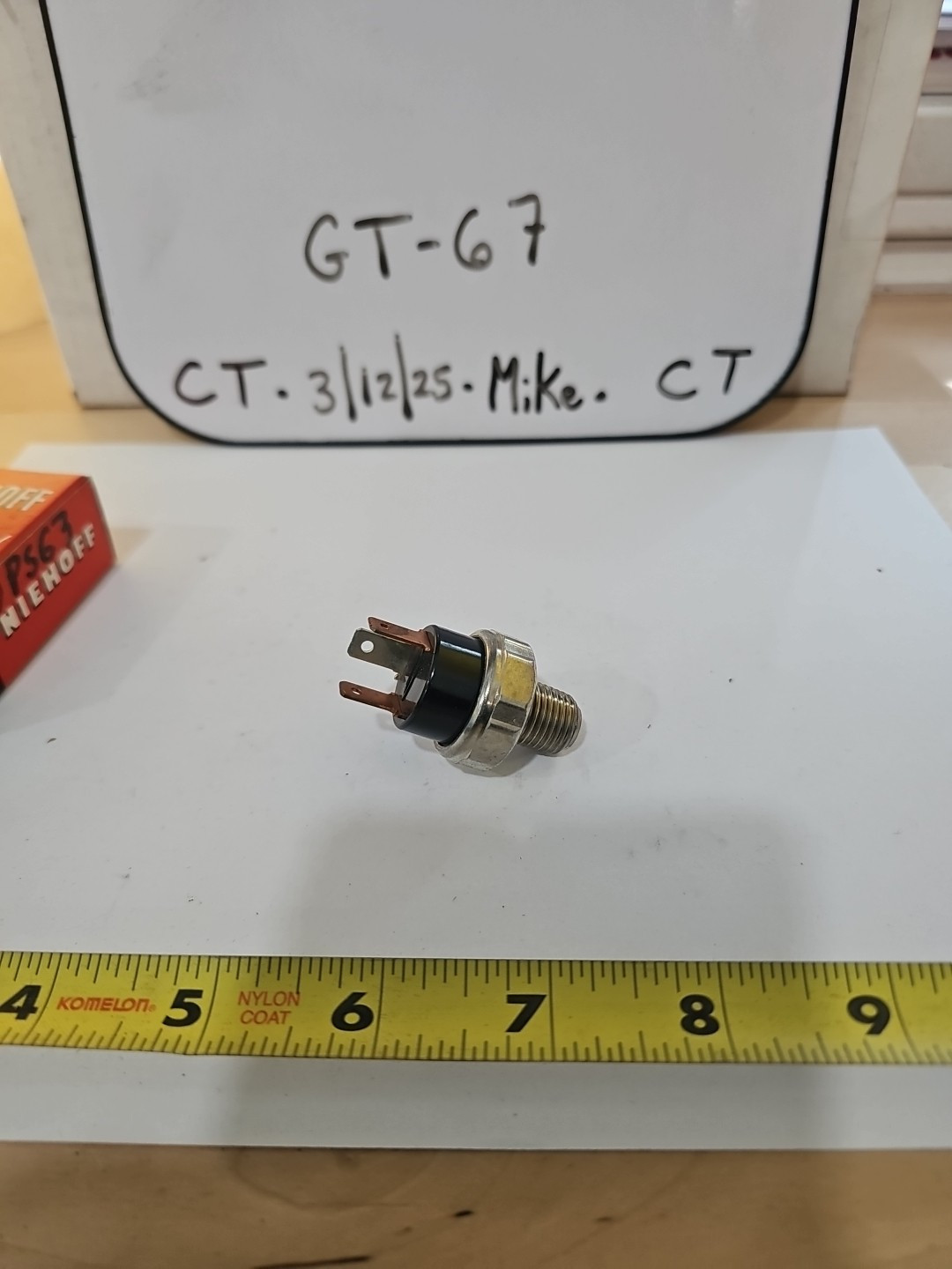 Niehoff / Standard OPS63 Oil Pressure Switch - Image 3