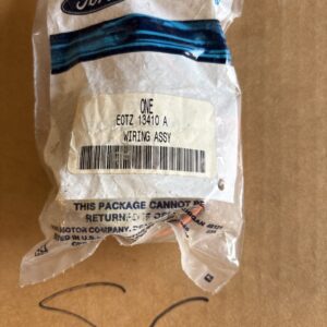 OEM NEW 1984-1987 Ford Tempo Front Marker Turn Lamp Socket EOTZ-13410-A