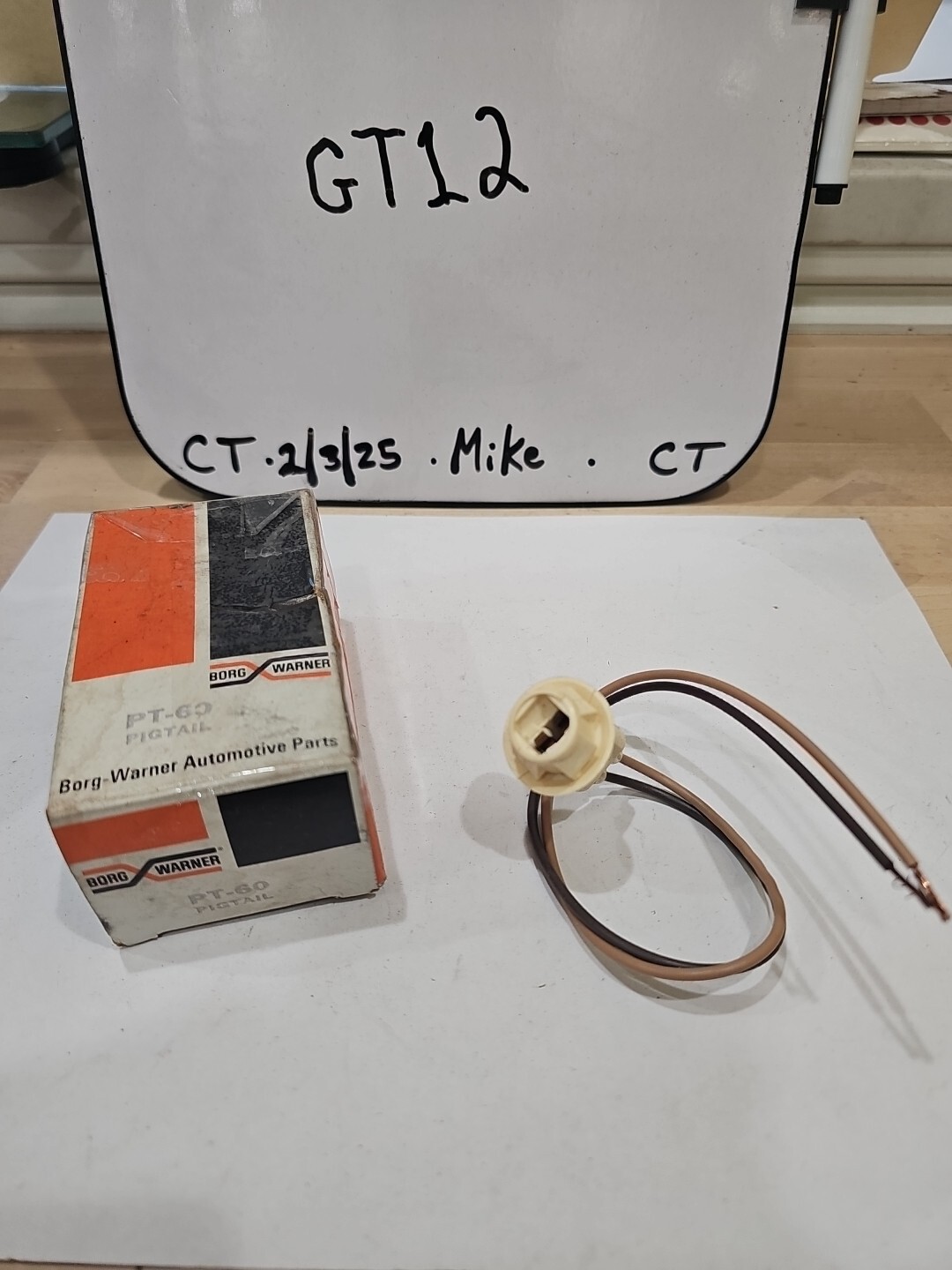 PT-60 BORG WARNER LIGHT SOCKET VINTAGE AUTO PART