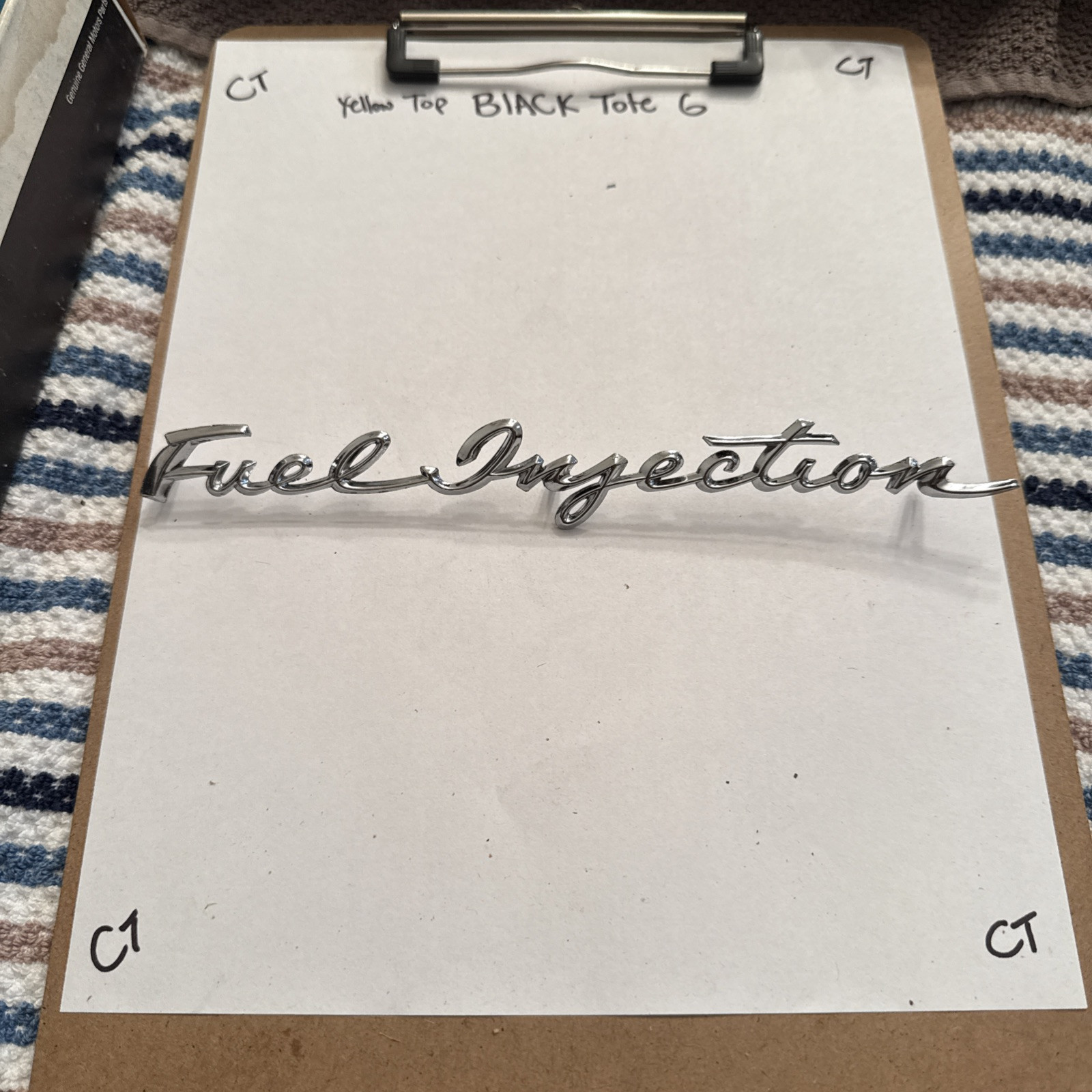 SINGLE NOS 58 59 60 61 CORVETTE FUEL INJECTION FENDER EMBLEM GM 3746457