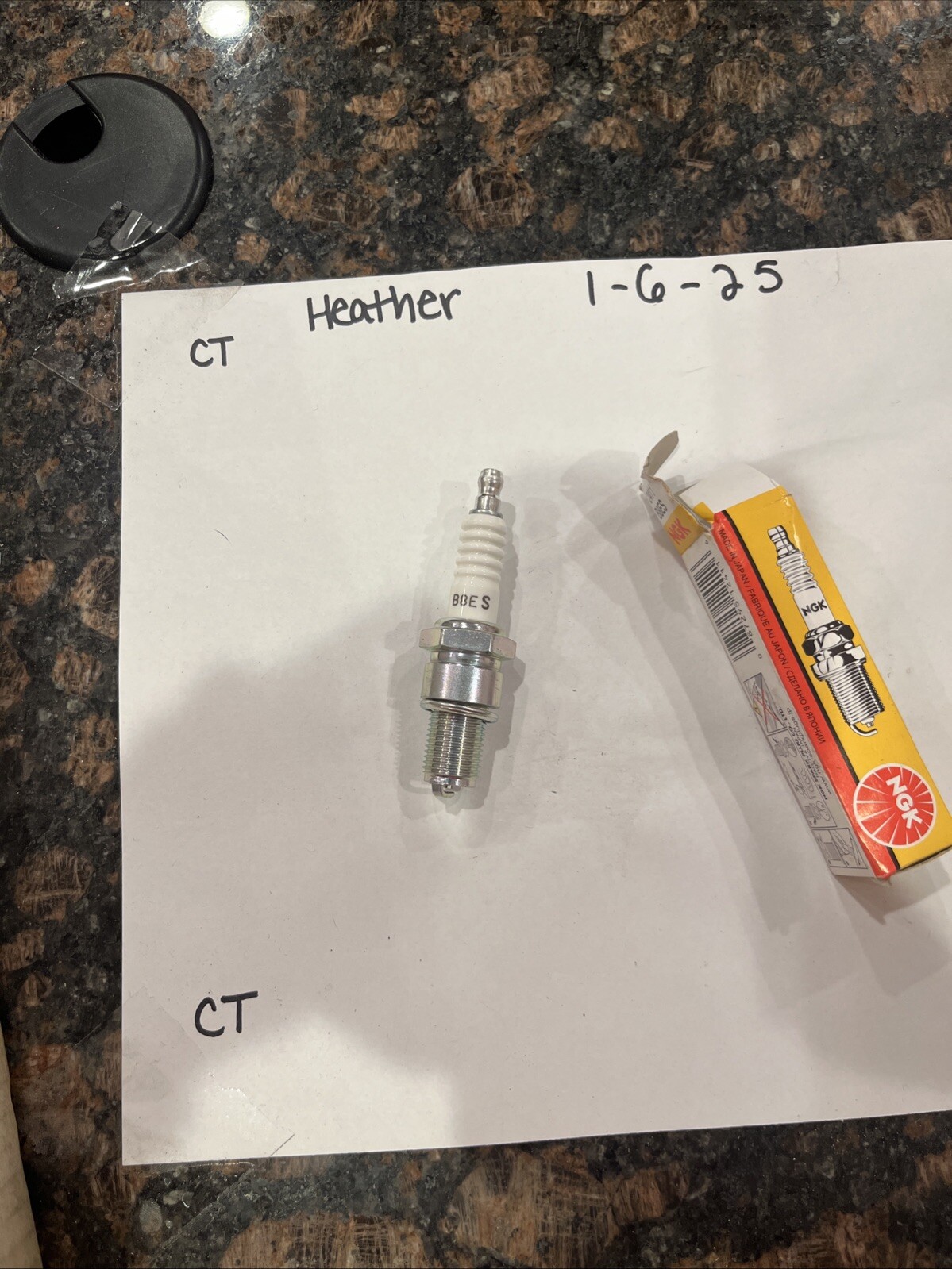 Spark Plug NGK Canada 2411 (B8ES) - Image 3