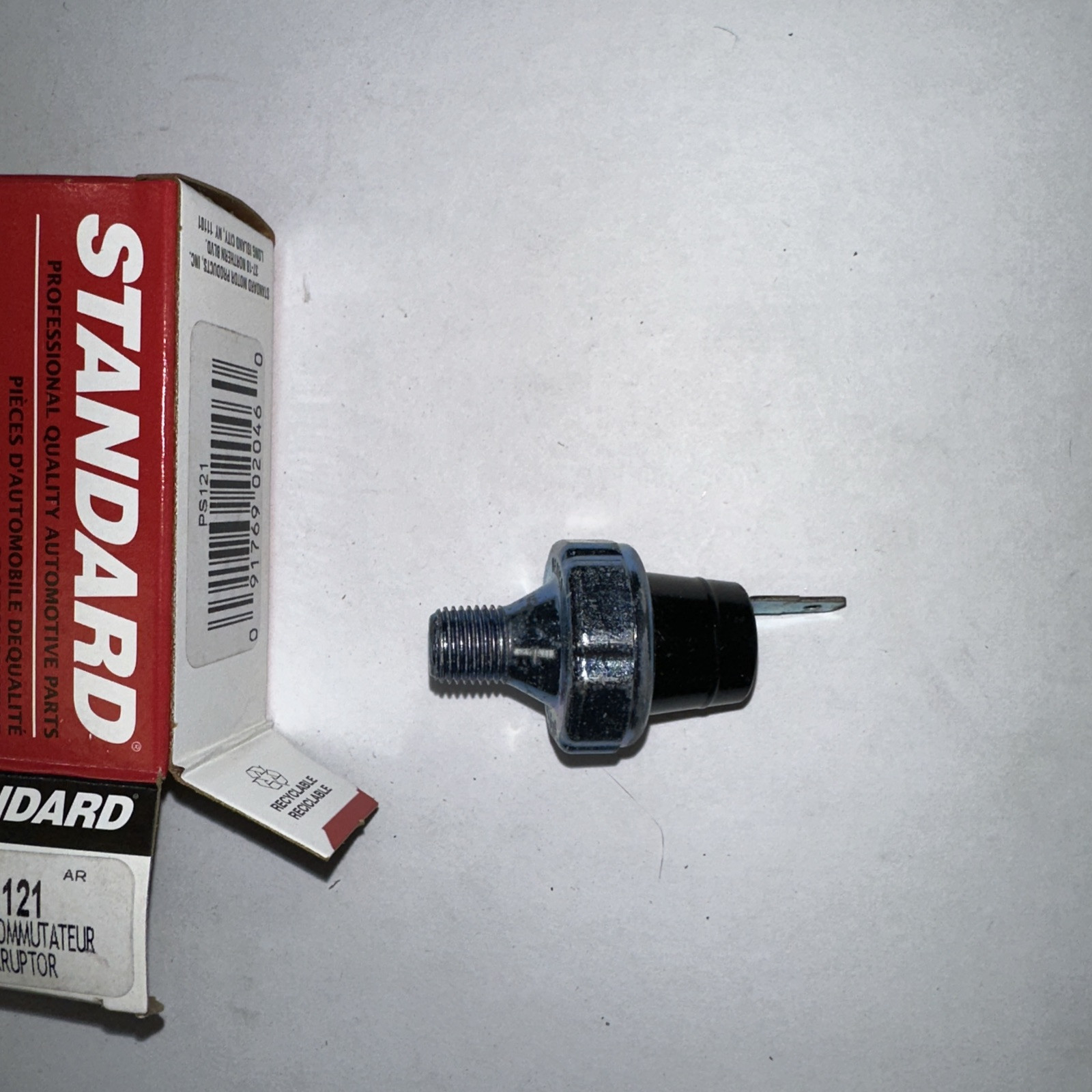 Standard Motor Products PS-121 Oil Pressure Light Switch - Image 3