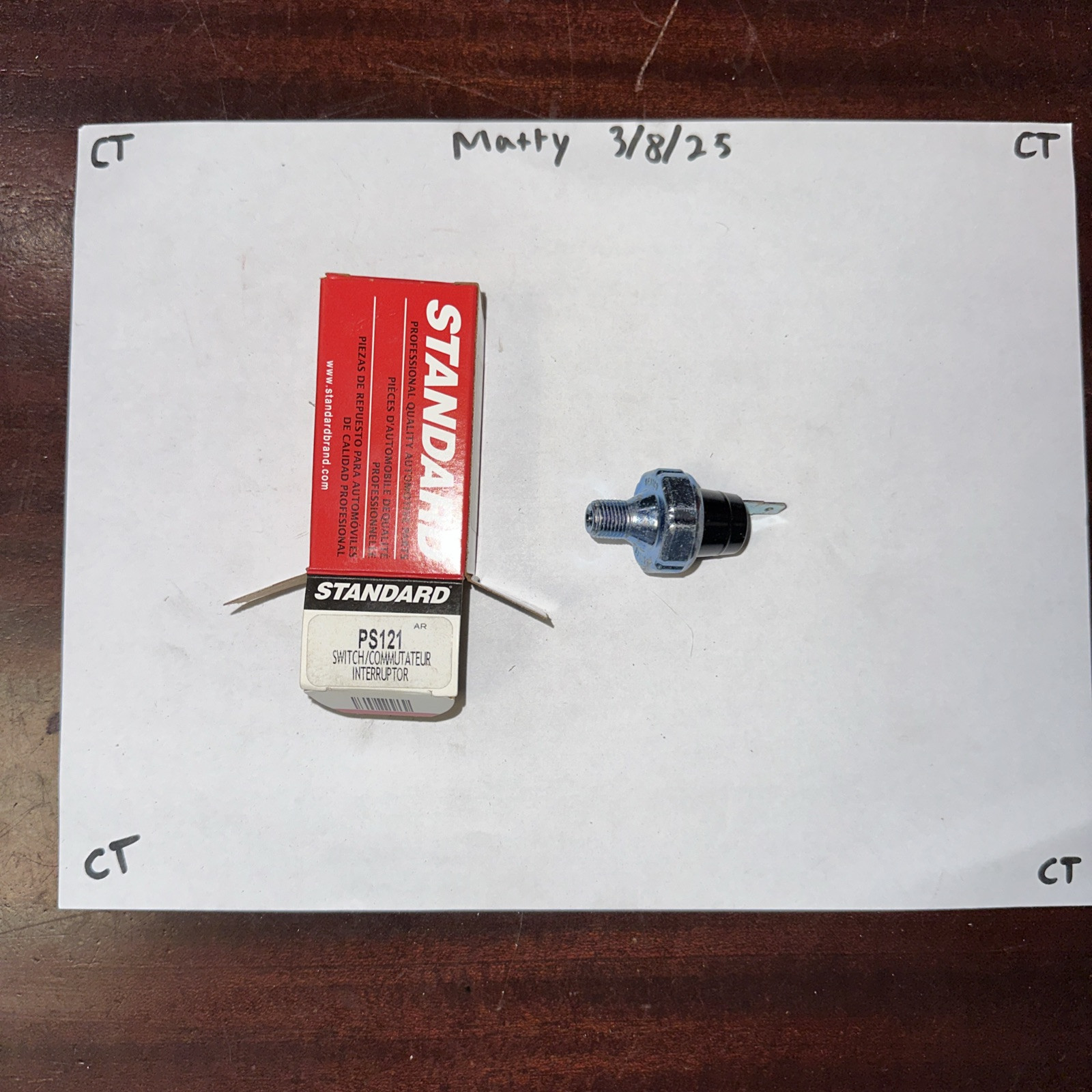 Standard Motor Products PS-121 Oil Pressure Light Switch