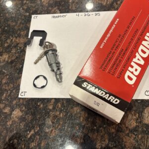 Standard Motor Products  TL102 Trunk Lock Cylinder + Keys