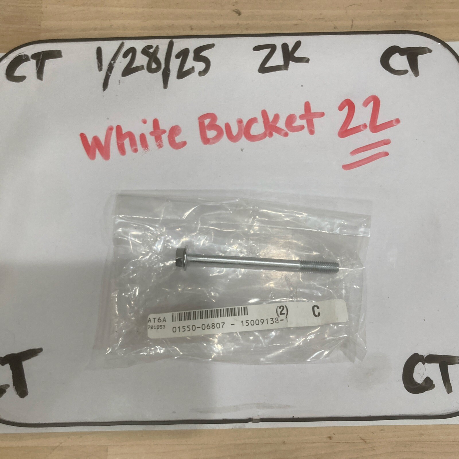 Y2 Genuine Suzuki Marine 01550-08607 Bolt OEM New Factory Boat Parts (single)