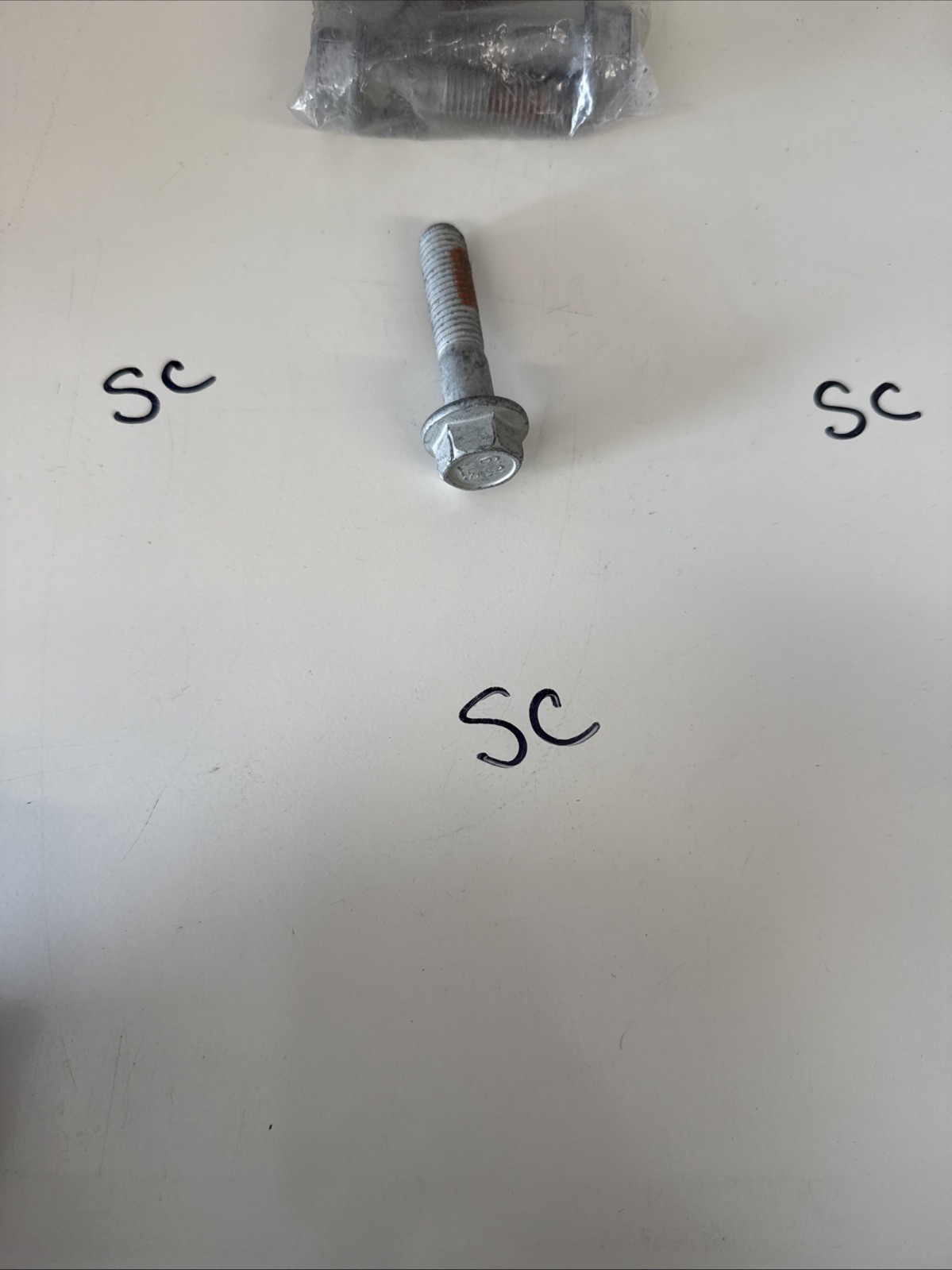 (1) 11570948 AC Delco Bolt Chevy Coupe Chevrolet Blazer Camaro GMC Sold Seperat