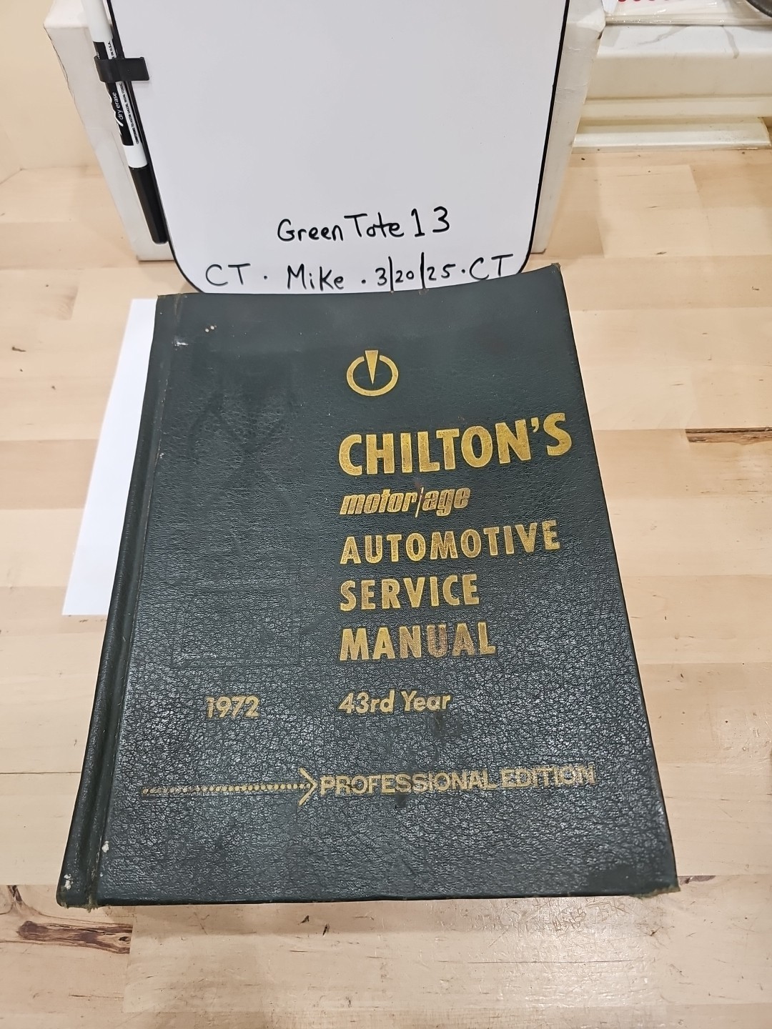 1972 Chilton's Motor / Age Automotive Service Manual 43rd Year