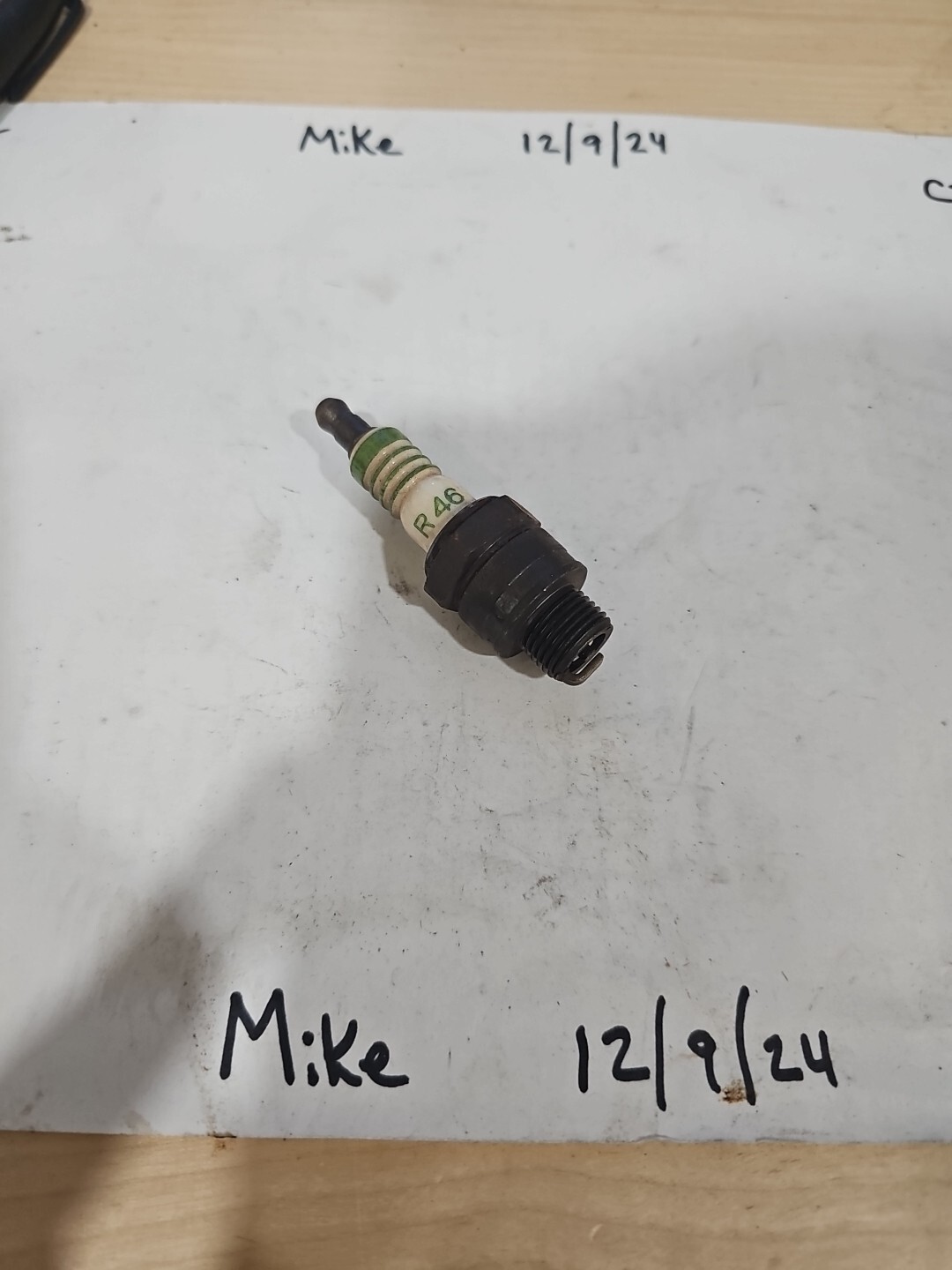 AC GM R46 Green Ring Spark Plug NOS NEW!