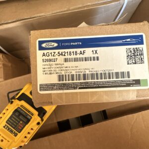 AG1Z-5421818-AF 2013-2015 FORD OEM Taurus-Interior Inside Door Handle Right