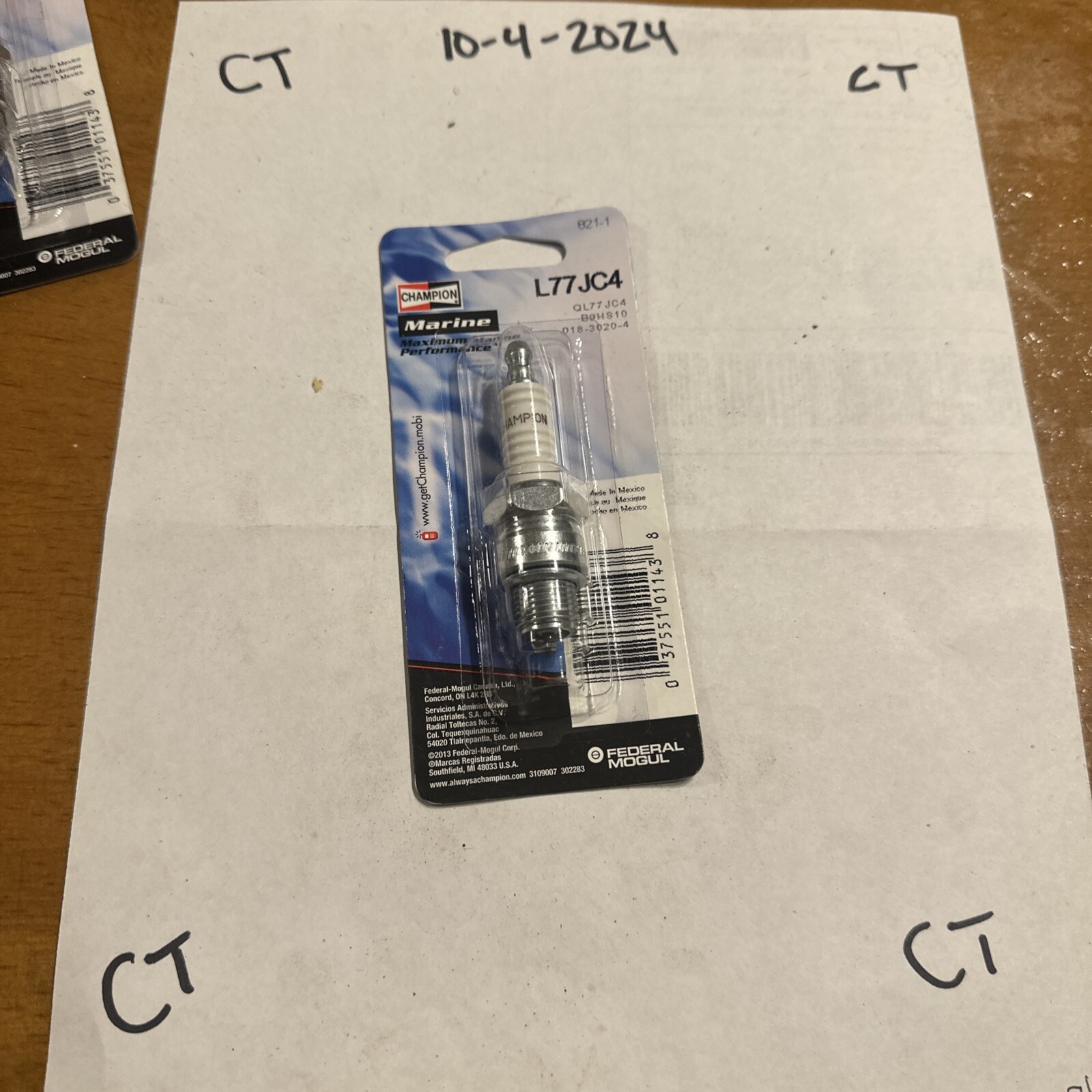 Champion 821-1 MARINE Spark Plugs #L77JC4 - NEW, Retail Package