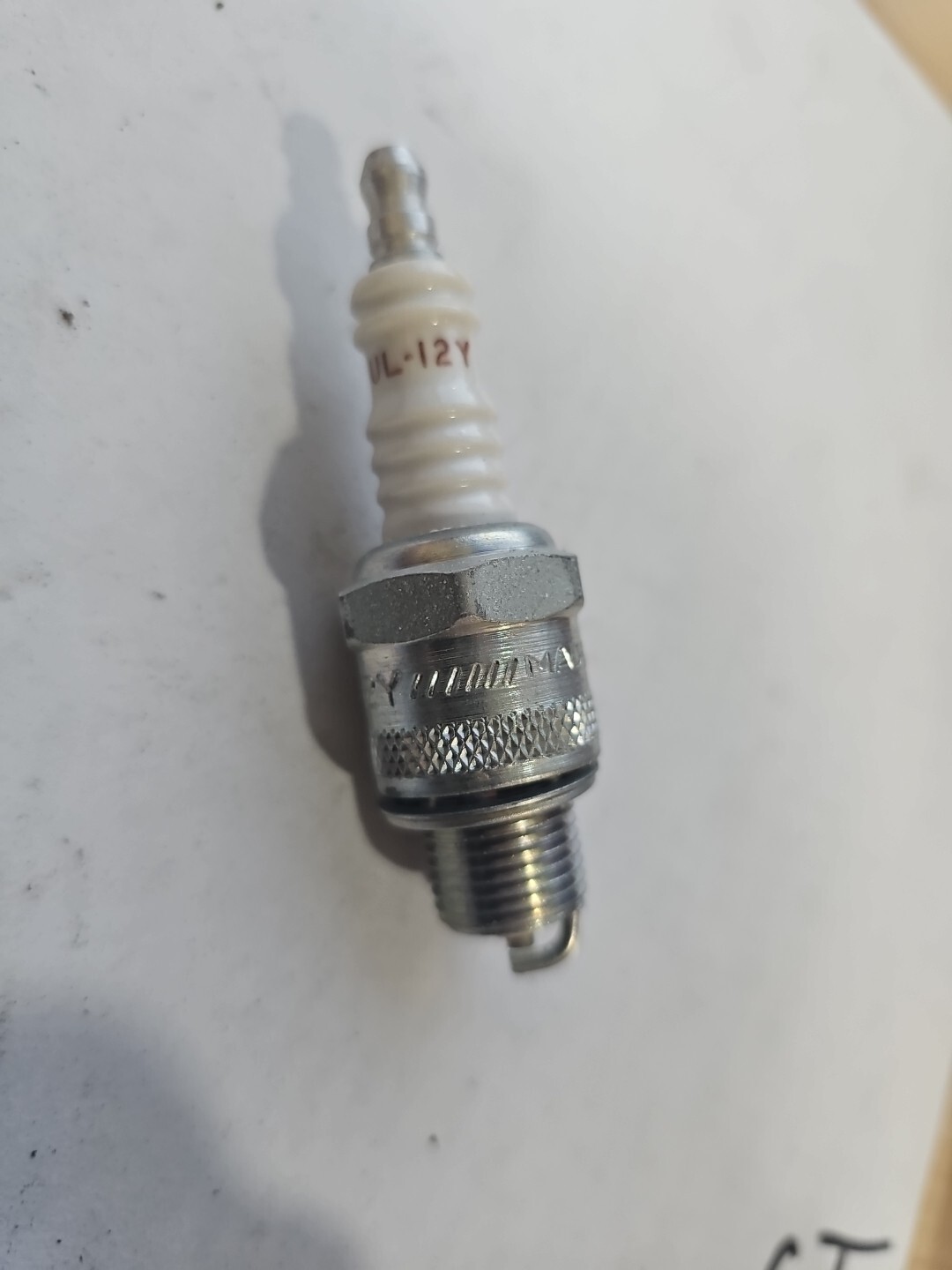 Champion UL-12Y Spark Plug NOS - Image 3