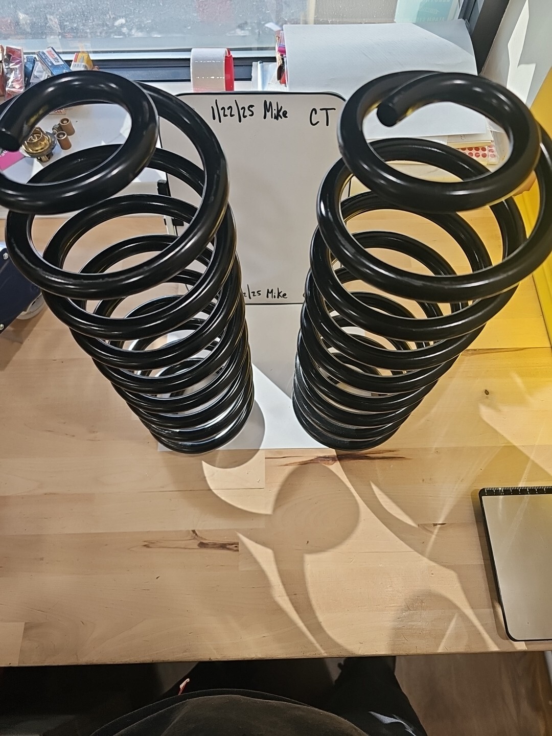 Coil Spring Set Moog 81049 - Image 3