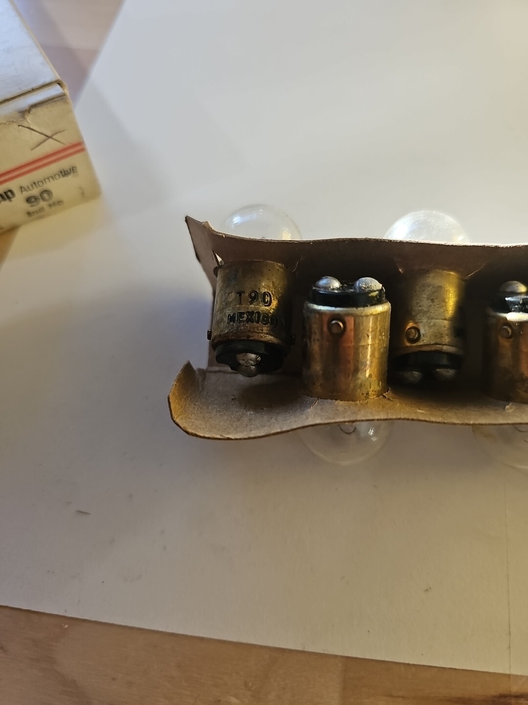 Courtesy Light Bulb Wagner Lighting #90 12v 8cp 1 Box Of 10 Bulbs - Image 4