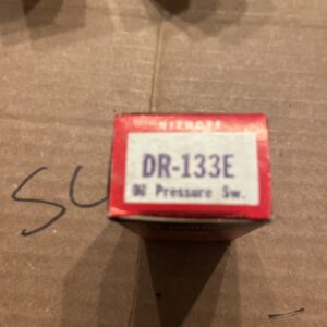DR 133E Niehoff Oil Pressure Switch Cadillac Special Skylark Century NOS Vintage