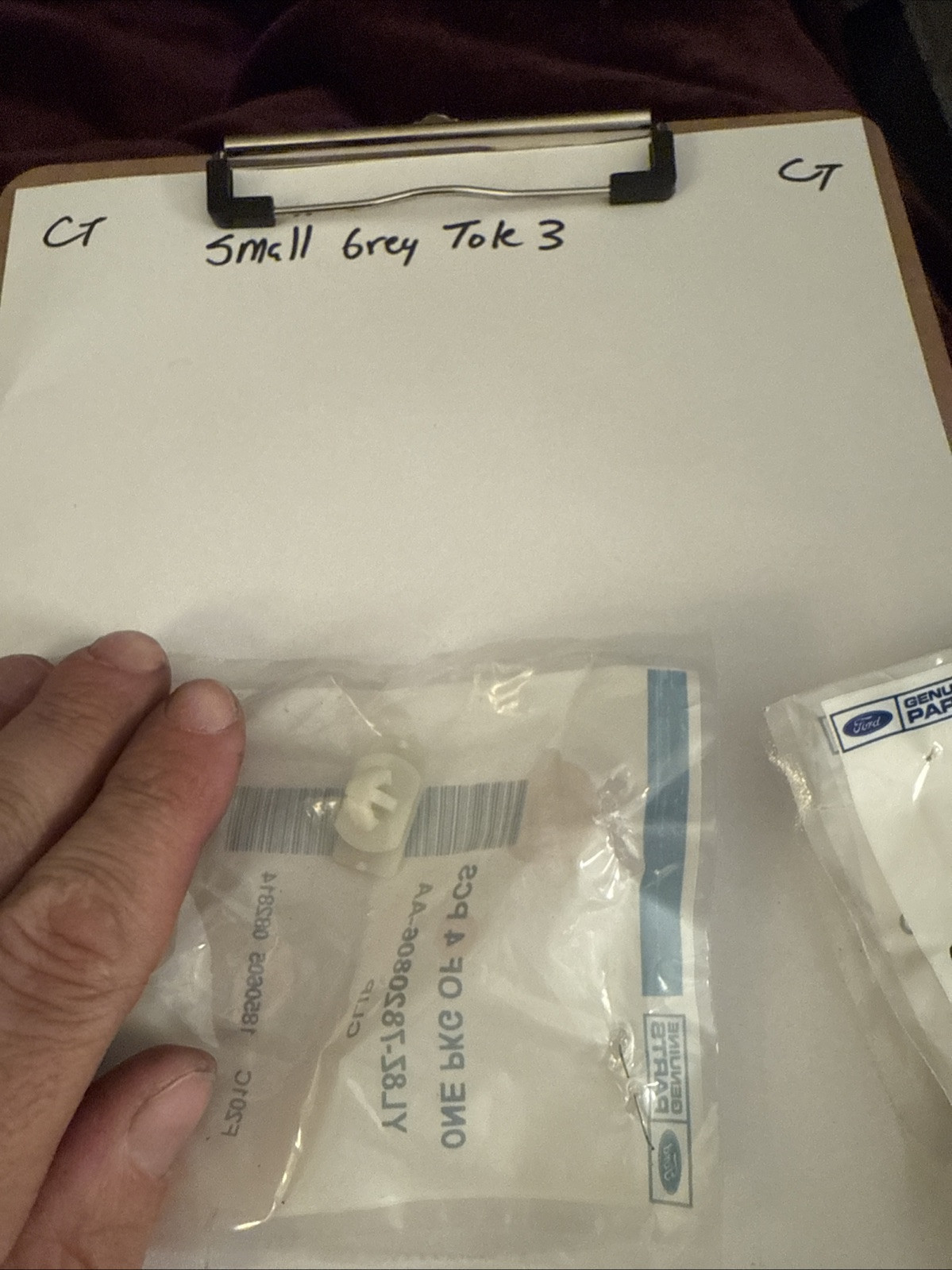 FORD OEM 01-07 Escape Rear Door Exterior Trim-Body Side Mldg Clip YL8Z7820806AA - Image 3