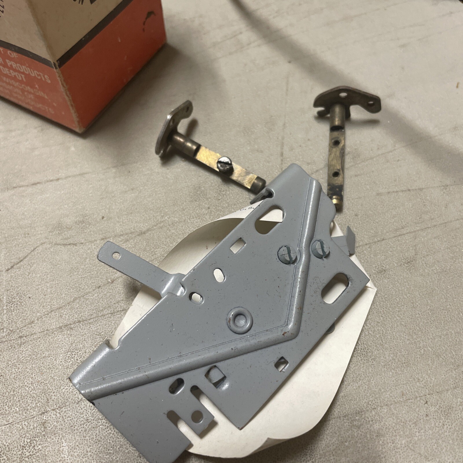 GENUINE TECUMSEH NOS THROTTLE CONTROL BRACKET 32181A - Image 4