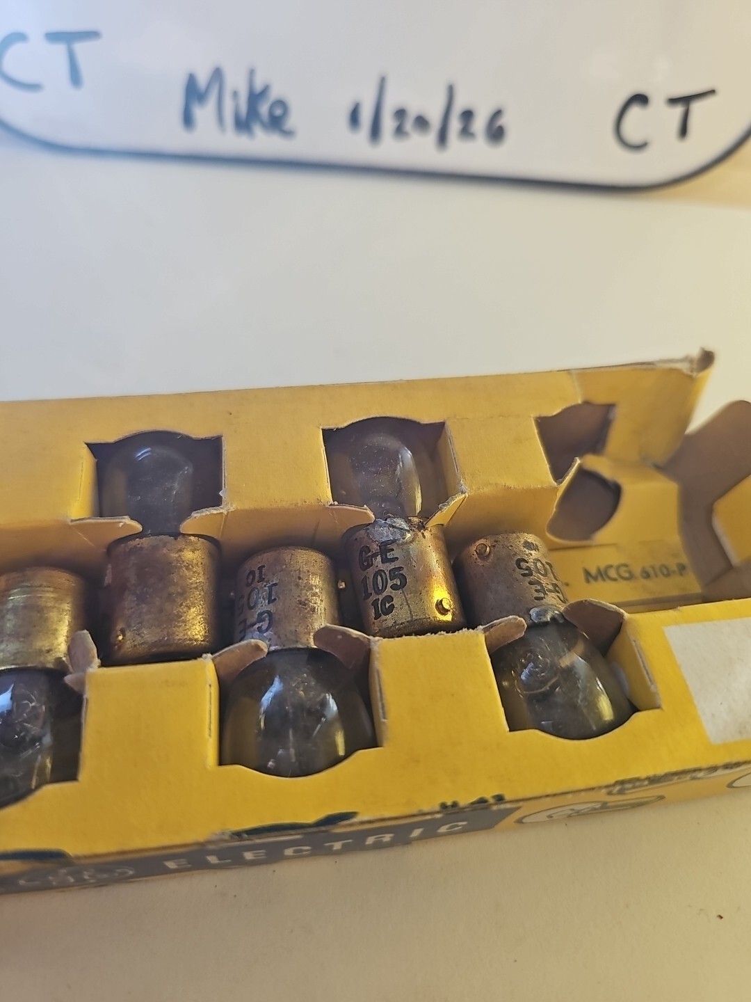 General Electric GE 105 Miniature Bulb GE105 (1 Pack of 7) New Open Box - Image 4