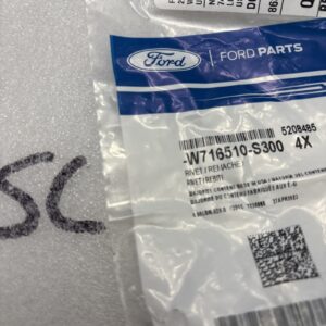 Genuine Ford Battery Cover Pin Clip Screw Cowl Retainer Set (x4) OE W716510S300