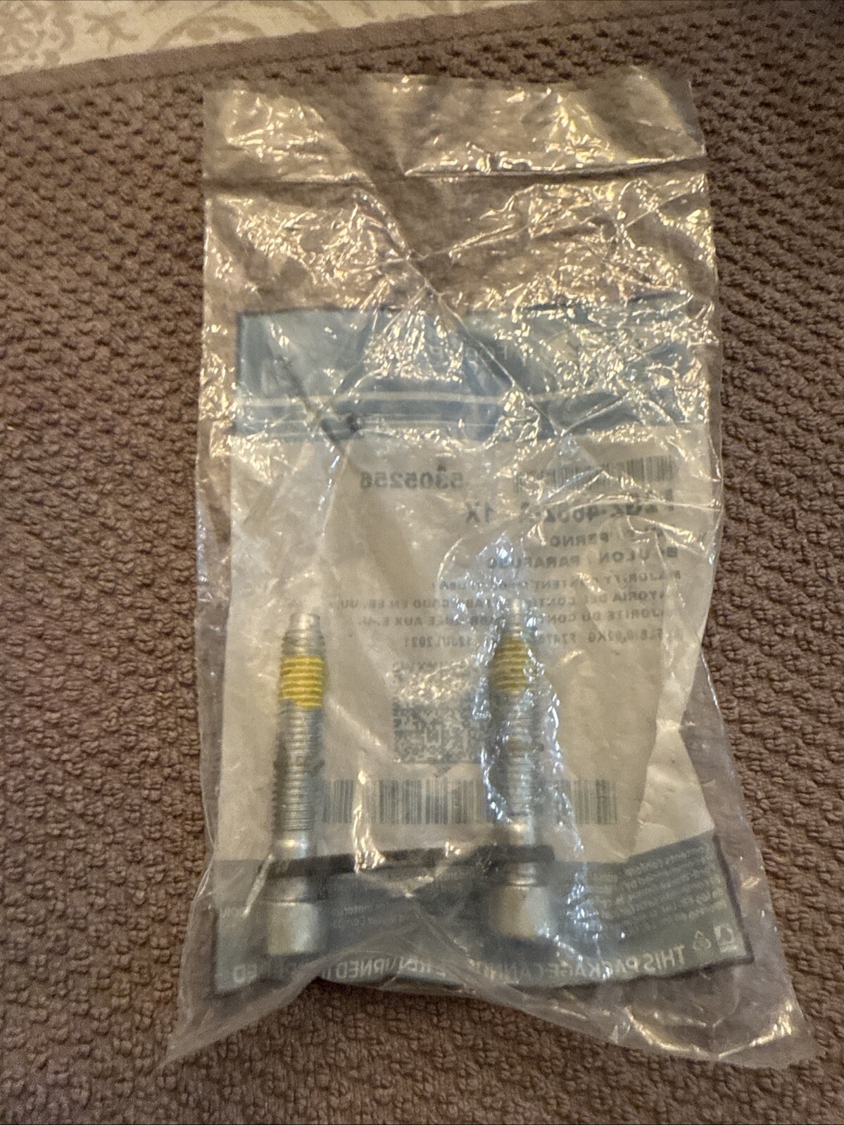 Genuine Ford Drive Shaft Assembly Front Bolt F2GZ-4682-A (1) - Image 3