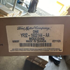 Genuine Ford Windshield Molding NOS OEM YF2z1603144aa