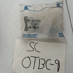 Genuine GM 10227993 Plastic Wheel Trim Lug Nut Cover With Chrome Metal Cap (1)