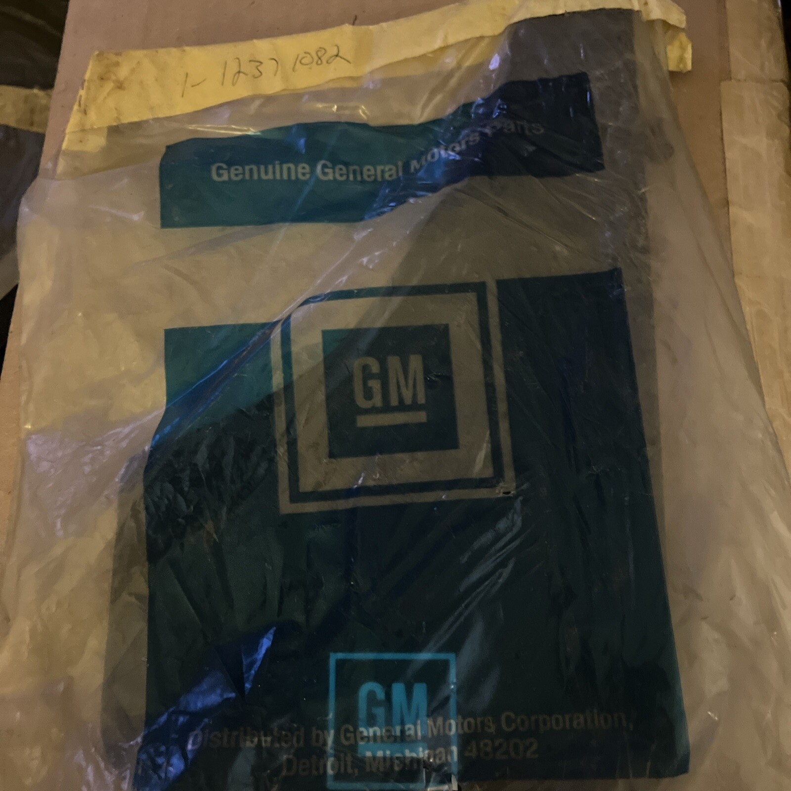 Genuine GM 12371082 Splash Guard package - NOS