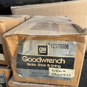 Genuine GM Good wrench Brake Pads 12370006  Genuine OEM NOS Brakes
