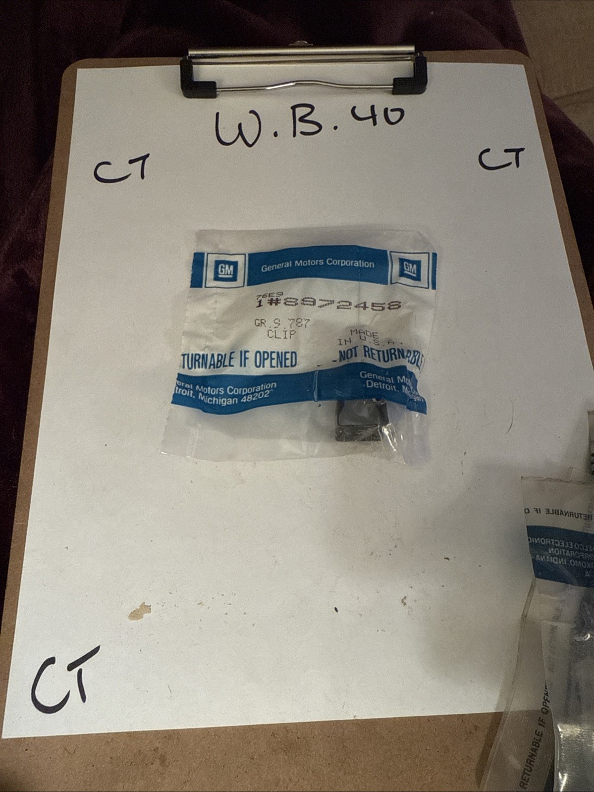 Genuine Gm Clip 8972458 Nos OEM