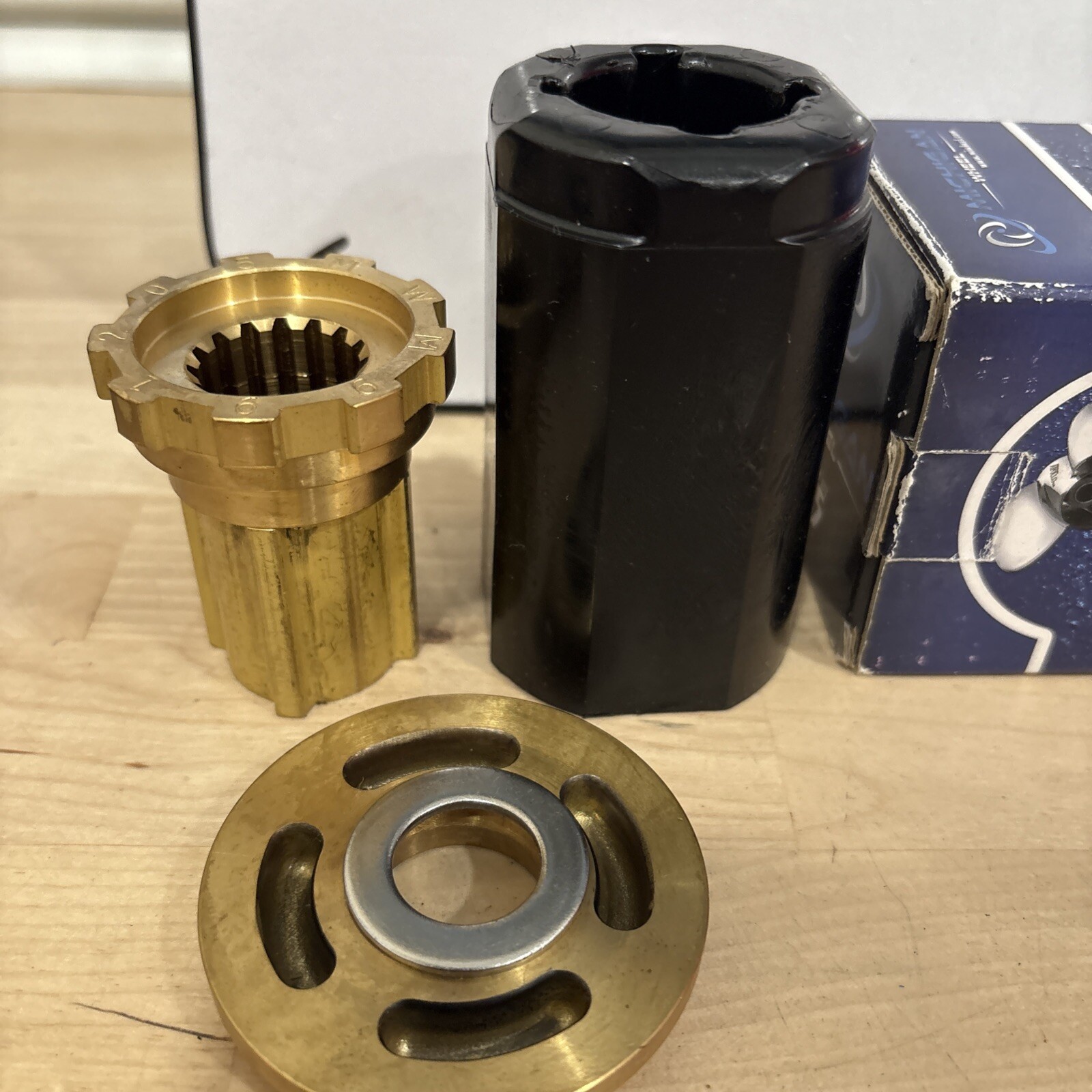 Michigan Wheel XHS 225 Hub Kit (Suzuki / Johnson Outboards) - Image 3