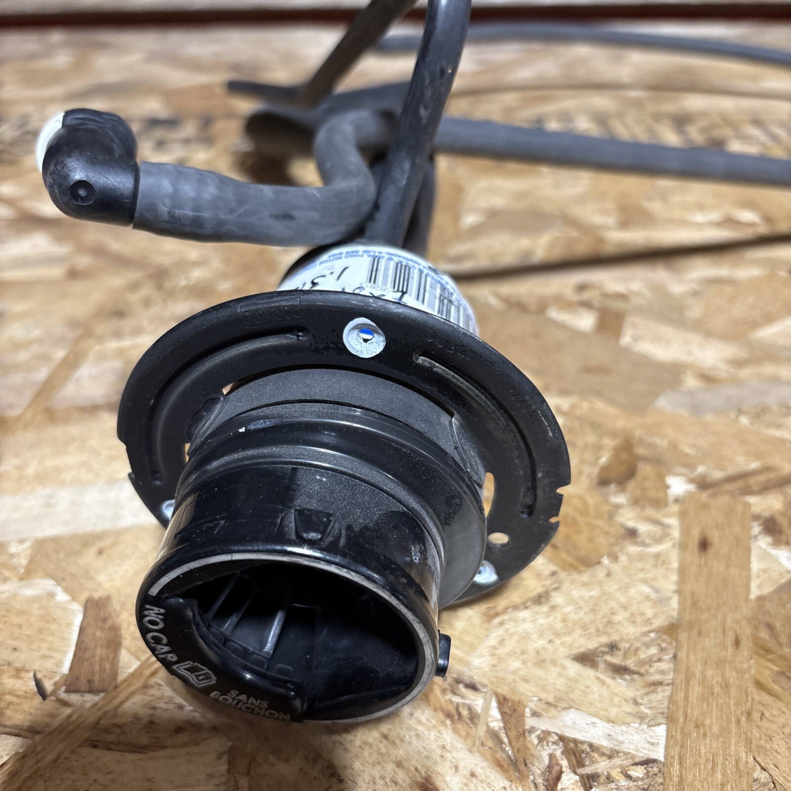 NEW OEM Ford Fuel Tank Filler Neck Pipe AL2Z-9034-C Explorer Mountaineer 08-10 - Image 3