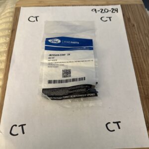 NEW OEM Genuine Ford Extension Panel Retainer W705436-S300 2 Pins In One Bag