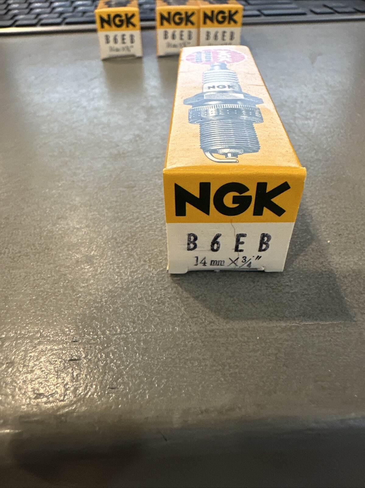 NGK Spark Plug (B6EB)