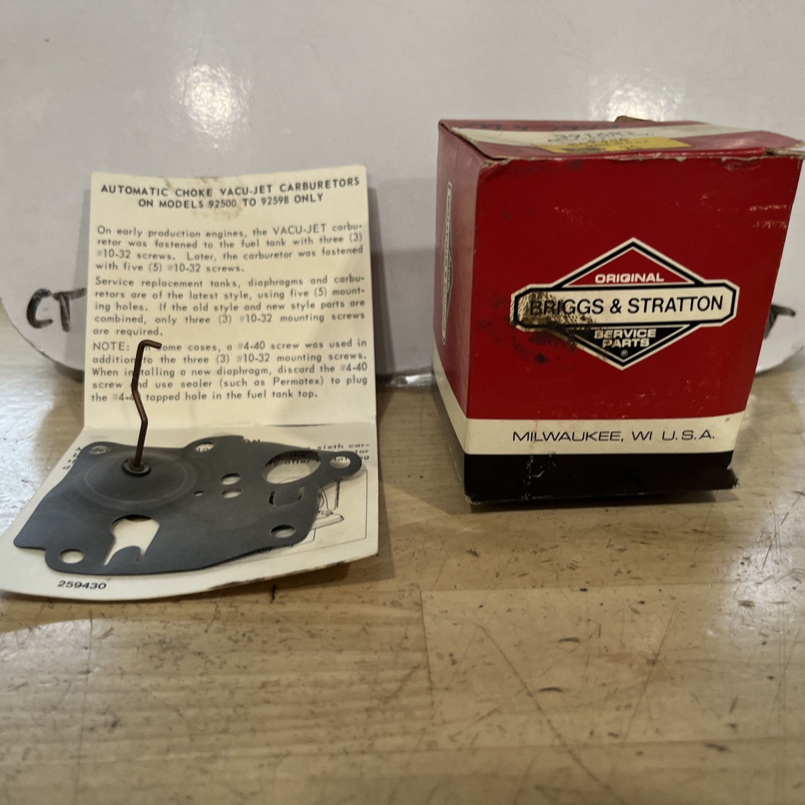 NOS Briggs & Stratton OEM 391681 Diaphragm Assembly (John Deere M47944) - Image 3