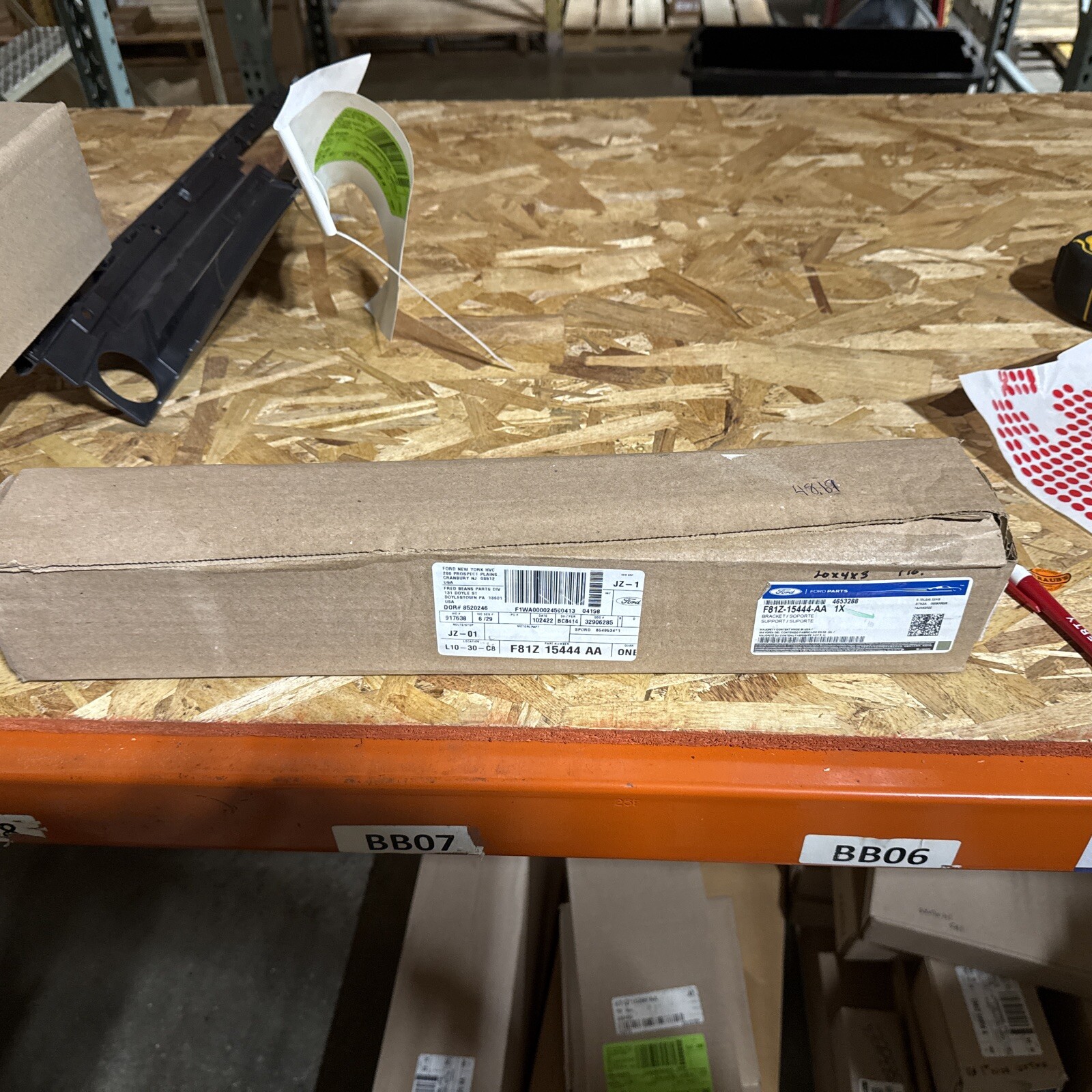 New Genuine Ford Bracket - Rear Lamp F81Z15444AA / F81Z-15444-AA OEM