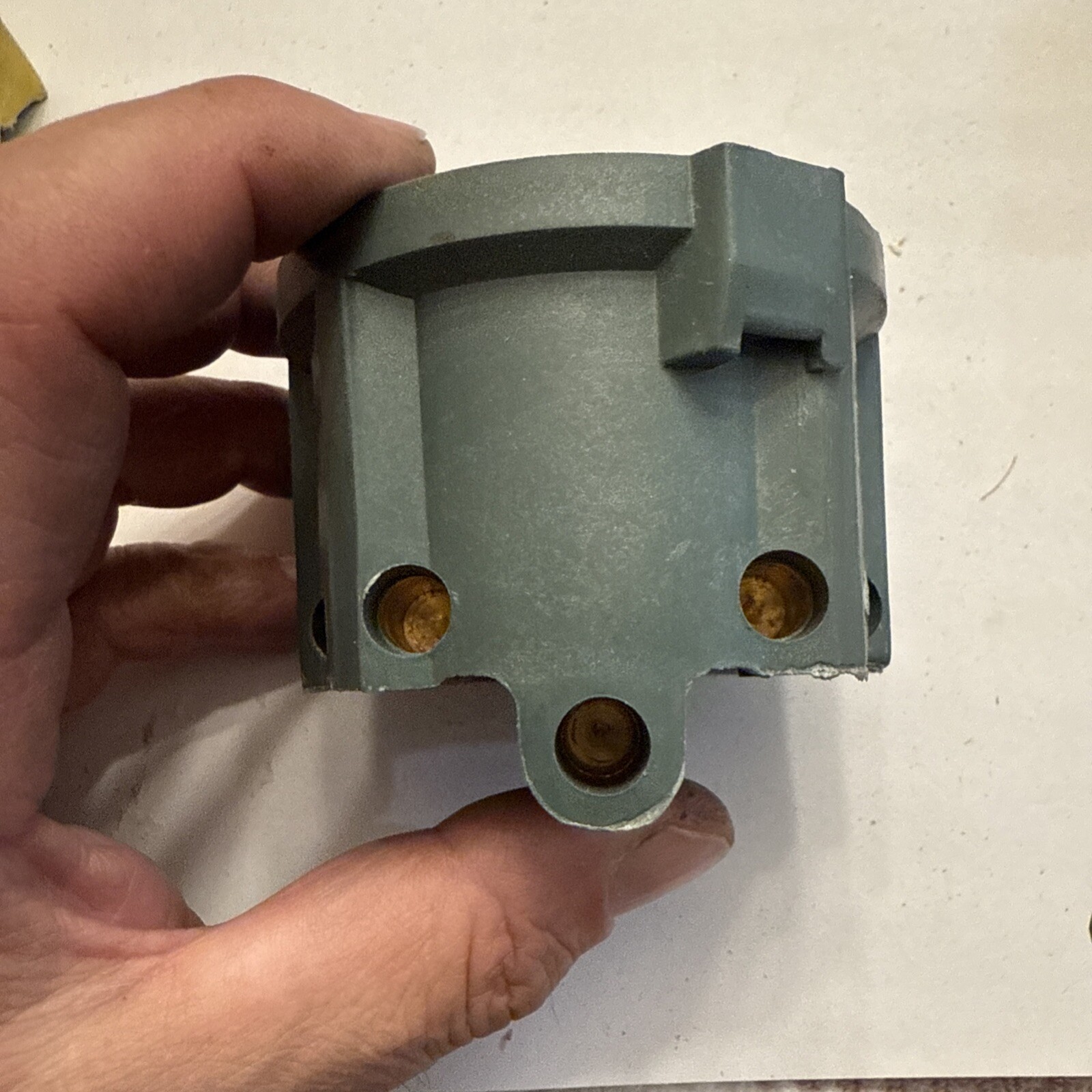 New distributor cap for 1963-1969 Nissan pickups from Bosch 1 235 999 102 - Image 4