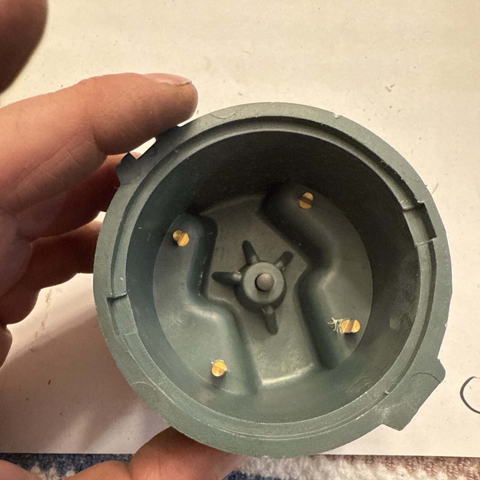 New distributor cap for 1963-1969 Nissan pickups from Bosch 1 235 999 102 - Image 5