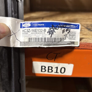 OEM NEW 2017-2020 Ford F-250 Super Duty Right Rear Insulator HC3Z-16E132-B