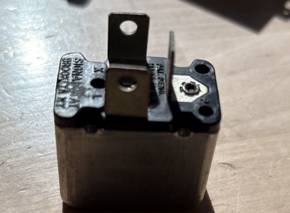 Signal-Stat R432-12V Flasher 3 Point - Image 4