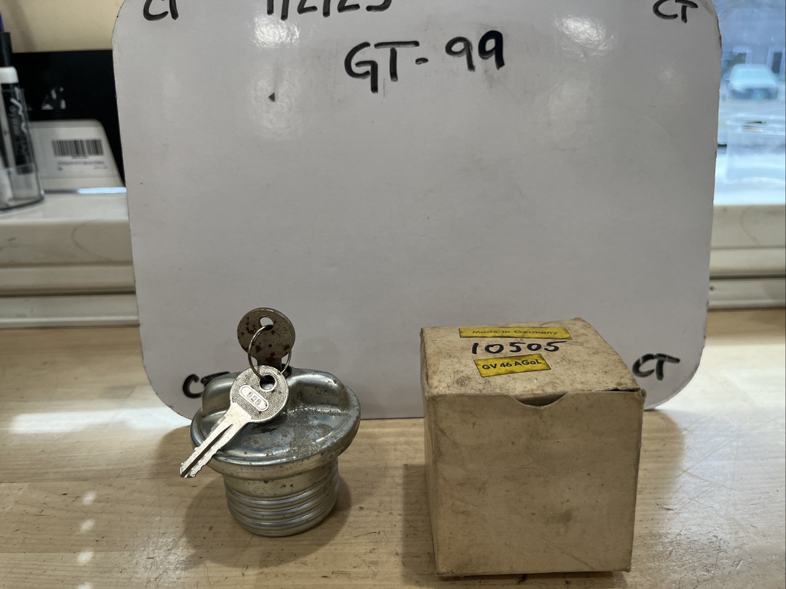 Stant Metal Gas Cap w/ Key 10505 (GV 46 AGoL)