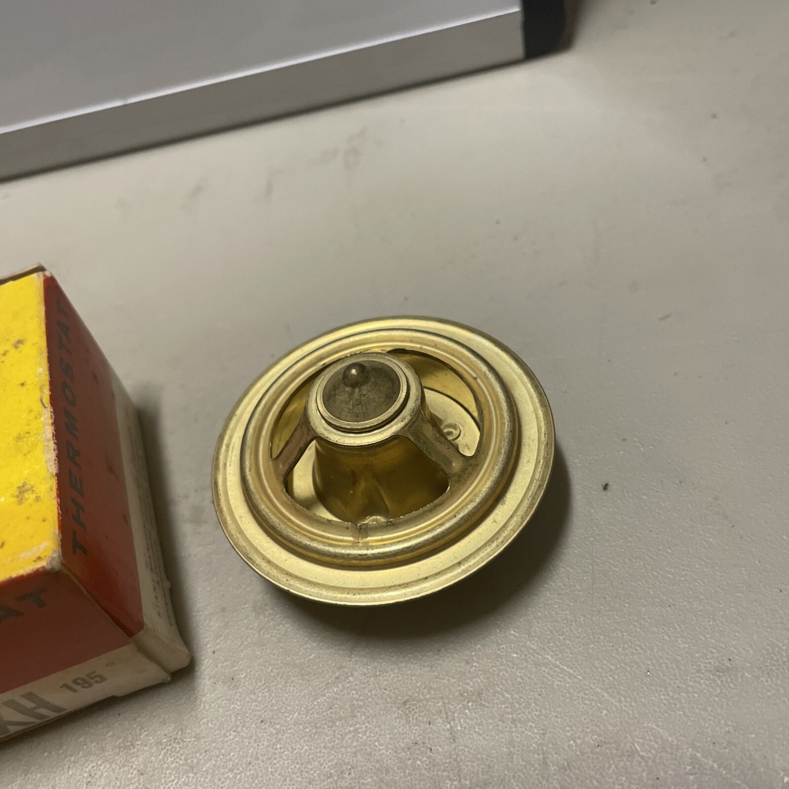 Stant S370XH High Flow Engine Thermostat, 195 Degree - Image 3