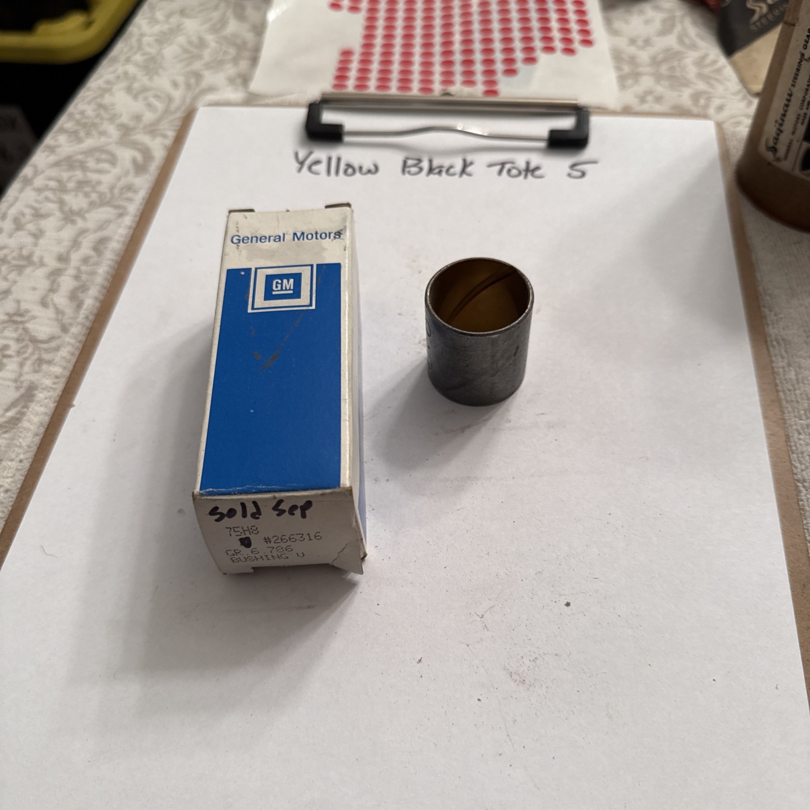 (1) GM Nos OEM 35-53 Chevrolet Passenger Steering Pitman Shaft Bushing 266316 - Image 4