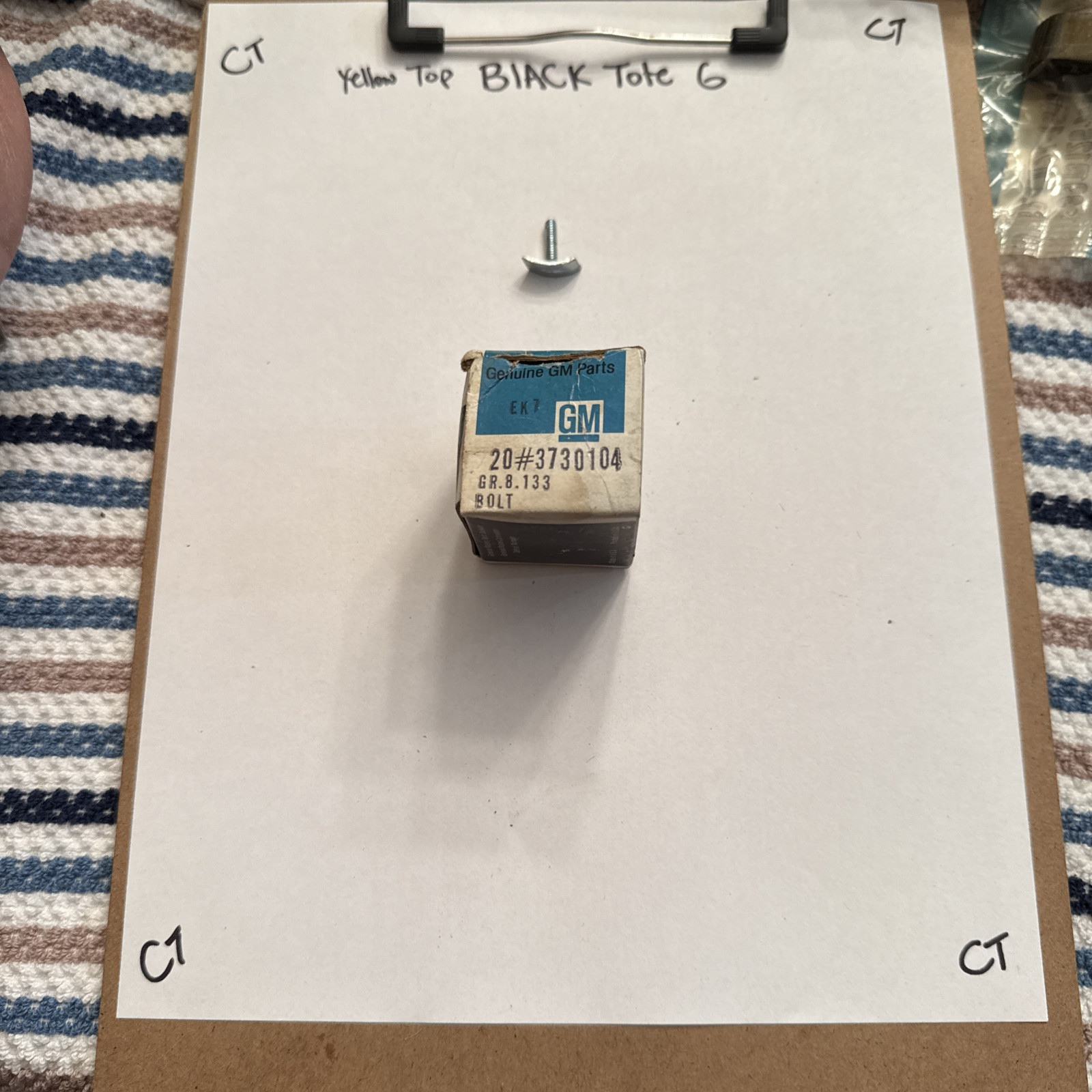 (1) NOS 1956-61 Corvette Side Cove Trim Molding Clip GM3730104 Sold Individually