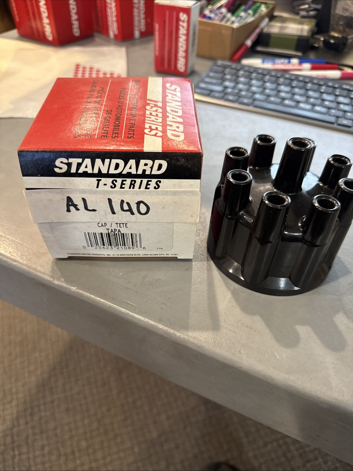 AMC Chrysler distributor cap Standard AL140