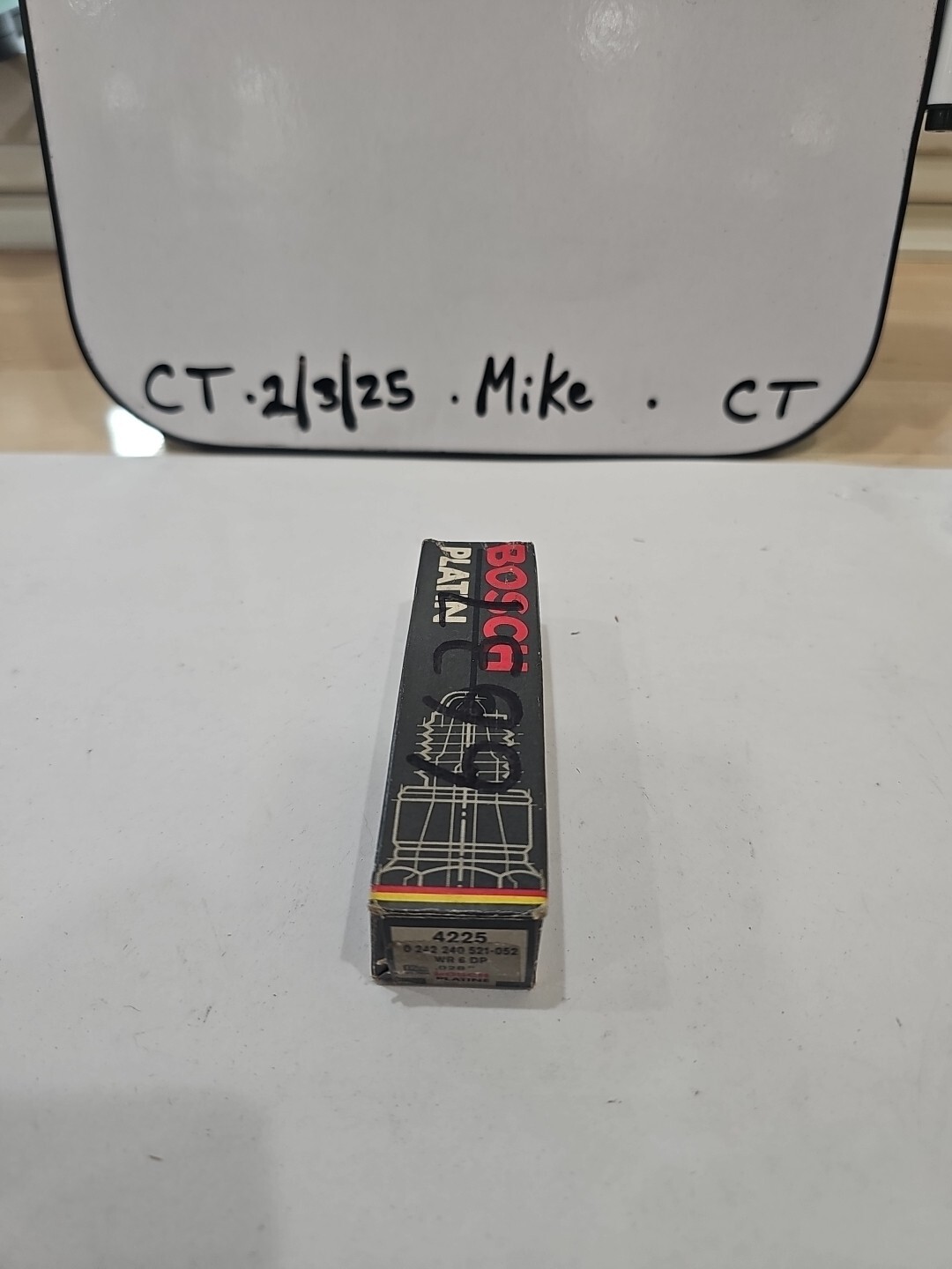 Bosch Platinum Spark Plug 4225 WR6DP - Image 3