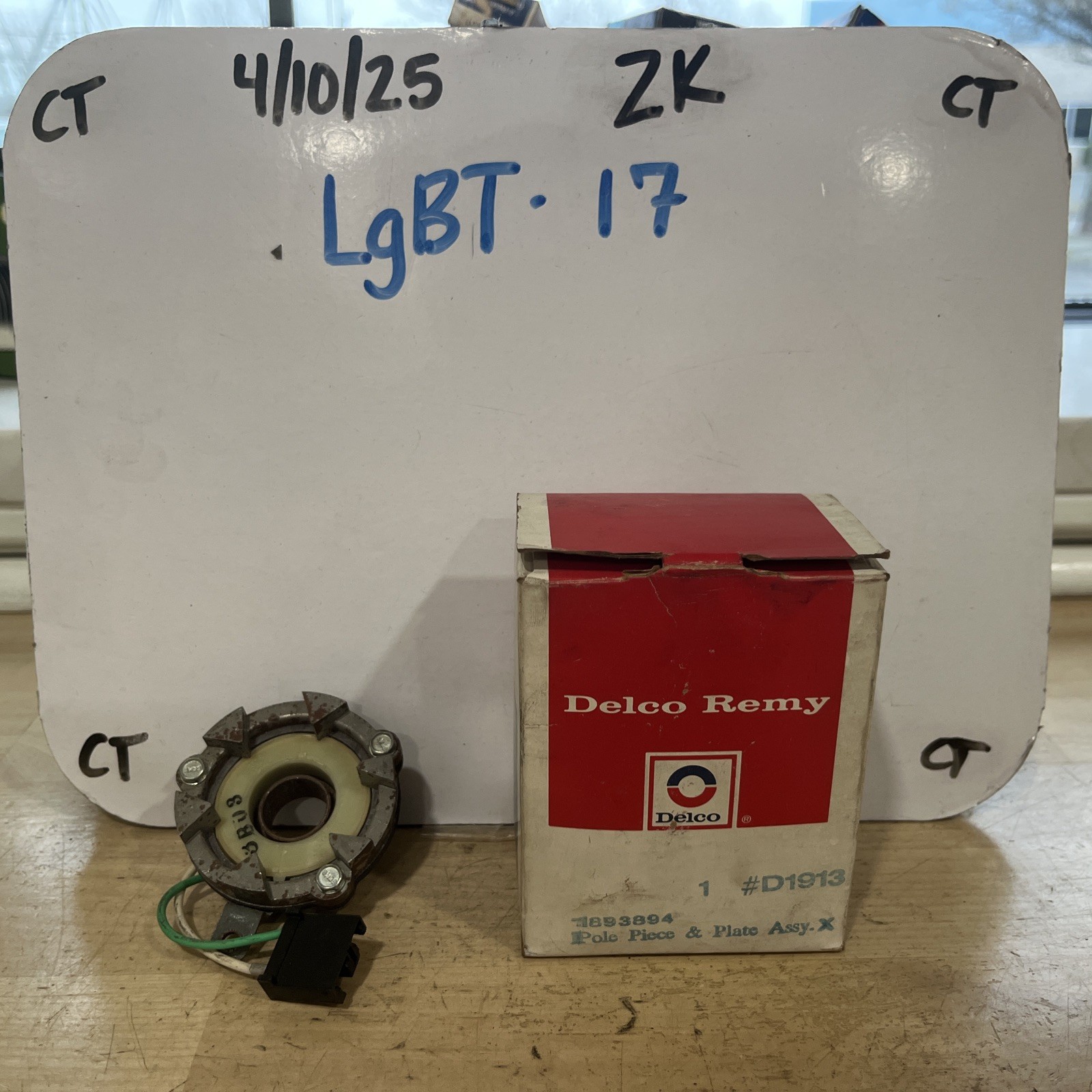 Delco Remy D1913 Ignition Distributor Pick Up (some Surface Rust)