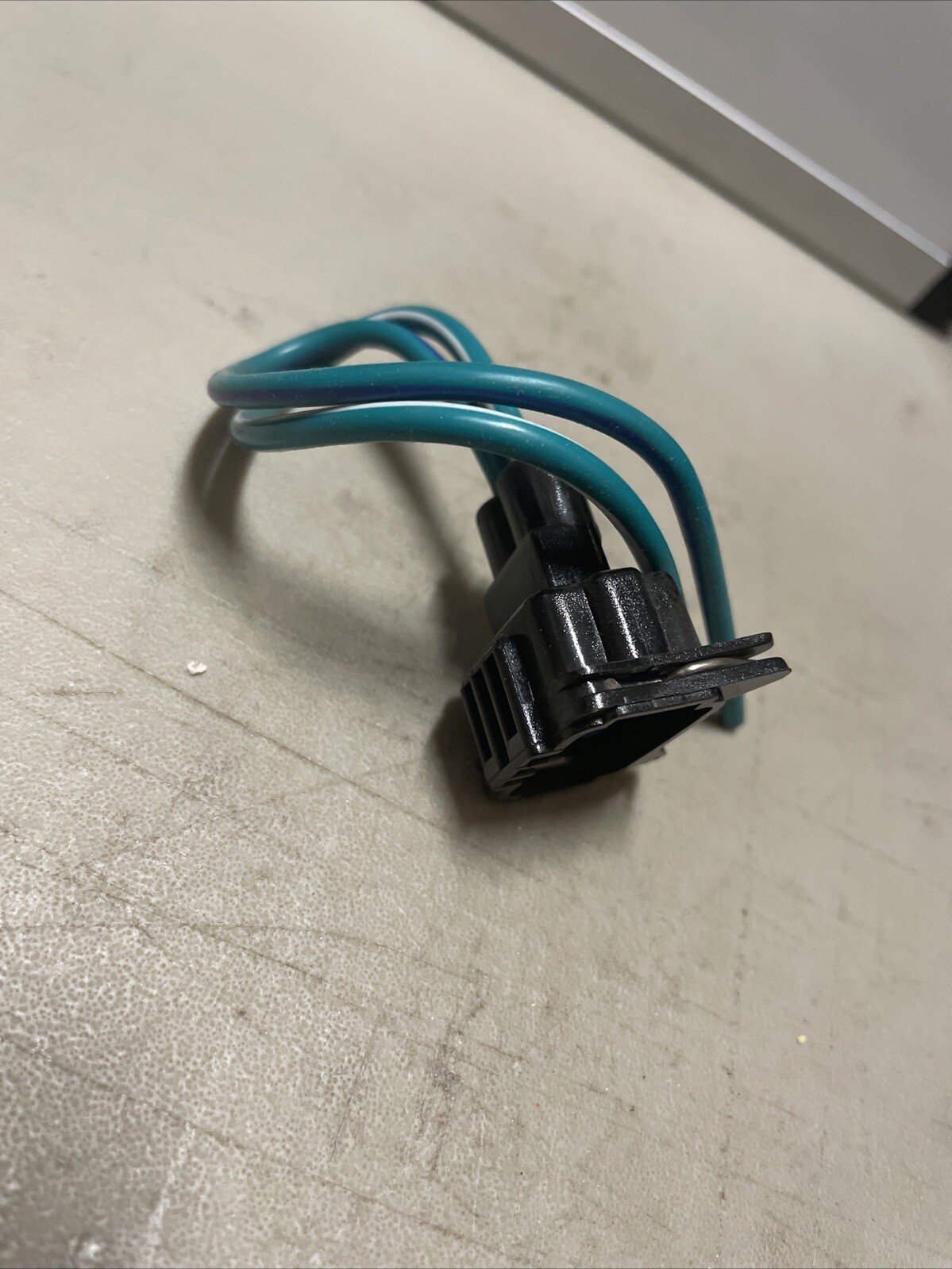 Engine Cooling Fan Motor Connector Standard S-827 - Image 4